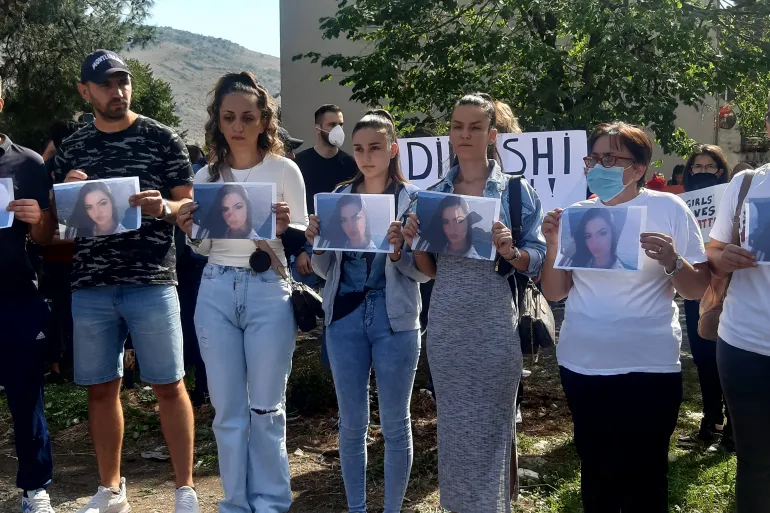 Protest u Podgorici zbog ubistva djevojke koja je tražila zaštitu